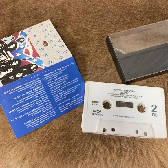 Lynyrd Skynyrd Legend Cassette - Picture 4 of 4